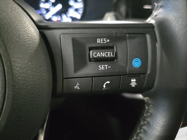 Used 2025 Nissan Pathfinder SV AWD/4WD image 18