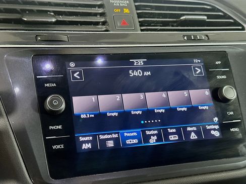 Used 2023 Volkswagen Tiguan SE image 19