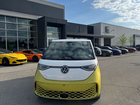 Used 2025 Volkswagen ID. Buzz 1st Edition image 2