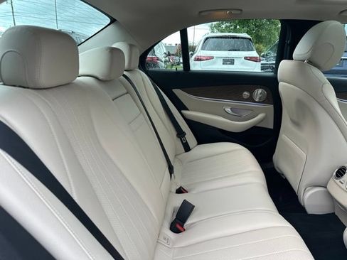 Used 2023 Mercedes-Benz E 350 4MATIC Sedan image 29