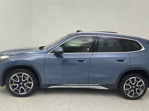 Used 2025 BMW X1 xDrive28i image 3