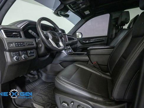 Used 2023 GMC Yukon Denali w/ Advanced Technology Package AWD/4WD image 10