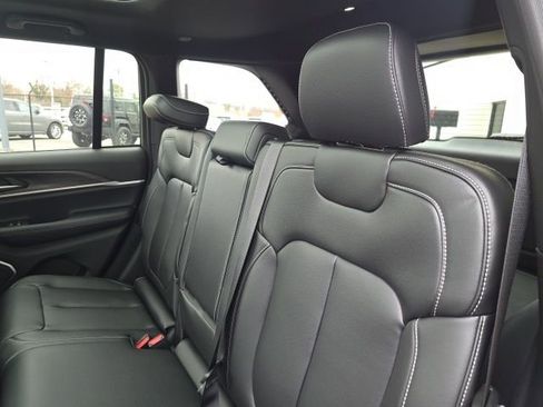 New 2026 Jeep Grand Cherokee Limited image 32