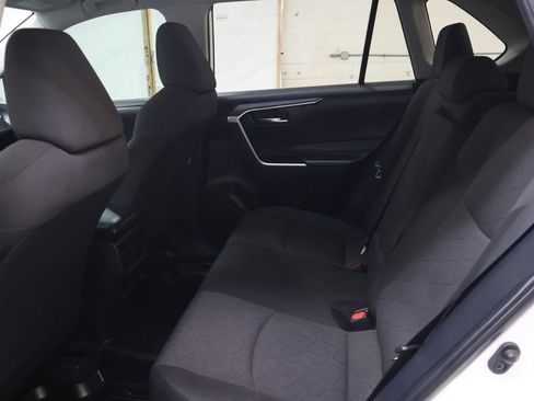 Used 2024 Toyota RAV4 XLE FWD image 15
