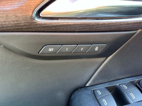 Used 2022 Buick Envision Avenir w/ Premium Seat Package AWD/4WD image 32