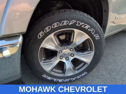 Used 2019 RAM 1500 Laramie AWD/4WD image 7