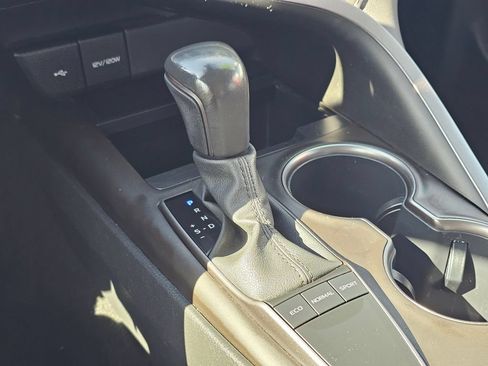Used 2024 Toyota Camry SE FWD image 26