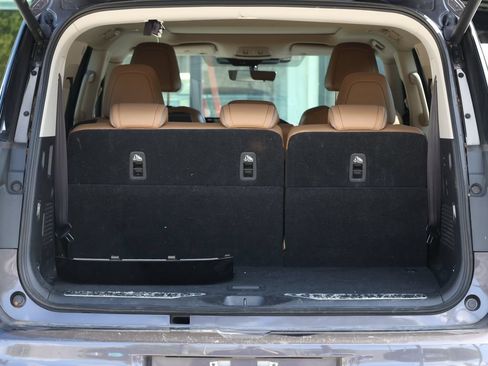 Certified 2025 INFINITI QX80 Luxe RWD image 8