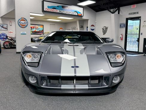 Used 2006 Ford GT RWD image 5