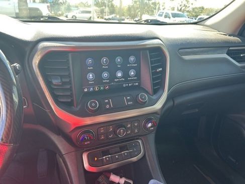 Used 2021 GMC Acadia Denali w/ Denali Technology Package image 10