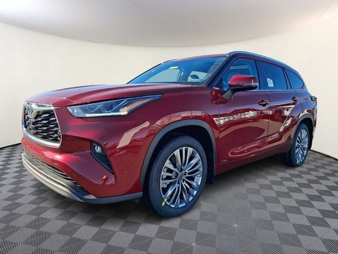 New 2026 Toyota Highlander Platinum image 3