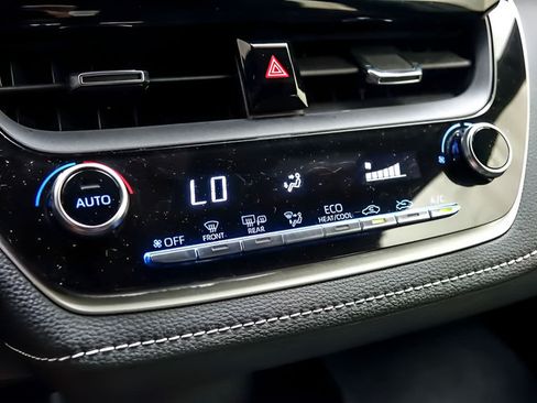 Used 2022 Toyota Corolla SE FWD image 19