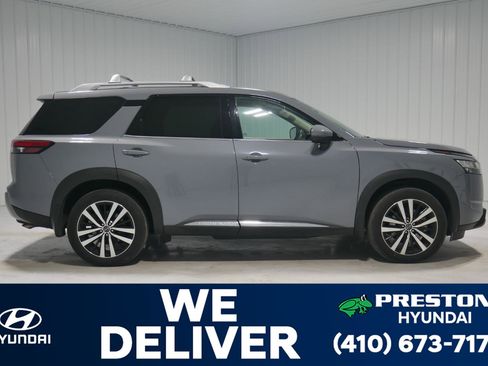 Used 2023 Nissan Pathfinder Platinum image 4