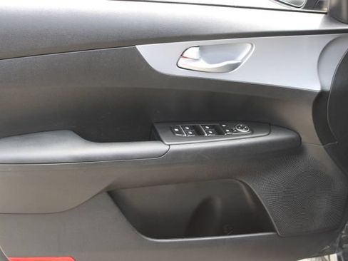 Used 2023 Kia Forte LXS w/ LXS Technology Package FWD image 9