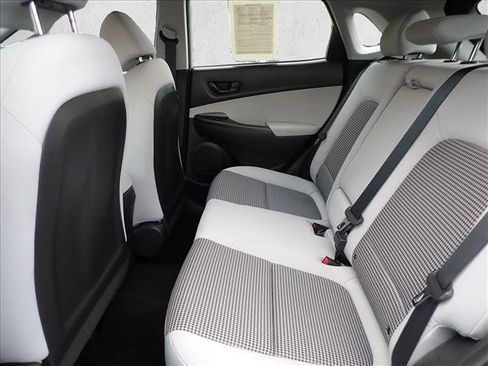 Used 2022 Hyundai Kona SE AWD/4WD image 9