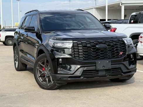 Used 2025 Ford Explorer ST RWD image 1