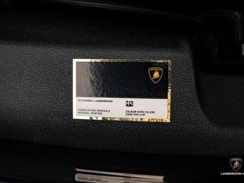 Used 2019 Lamborghini Urus AWD/4WD image 6