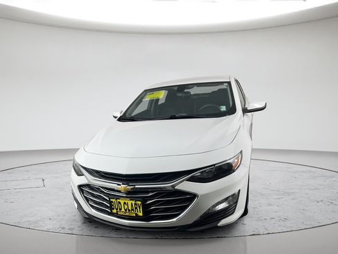 Used 2022 Chevrolet Malibu LT FWD image 2
