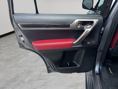Used 2021 Lexus GX 460 image 17