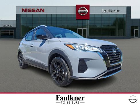 Certified 2023 Nissan Kicks SV FWD image 1