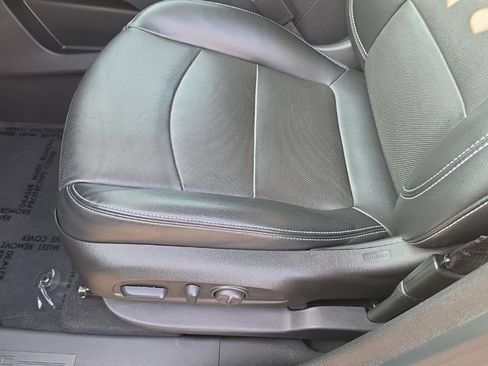 Certified 2023 GMC Terrain SLT w/ Infotainment Package II FWD image 17