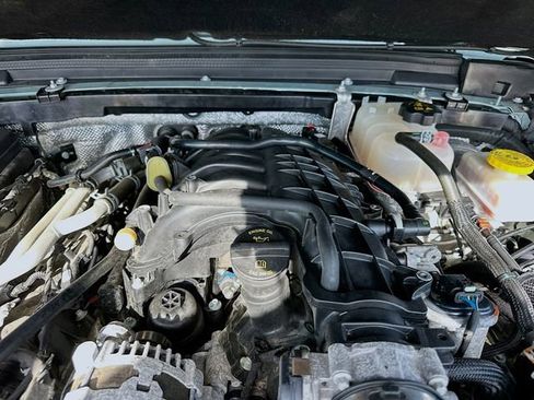 Used 2024 Jeep Wrangler Sport S image 28