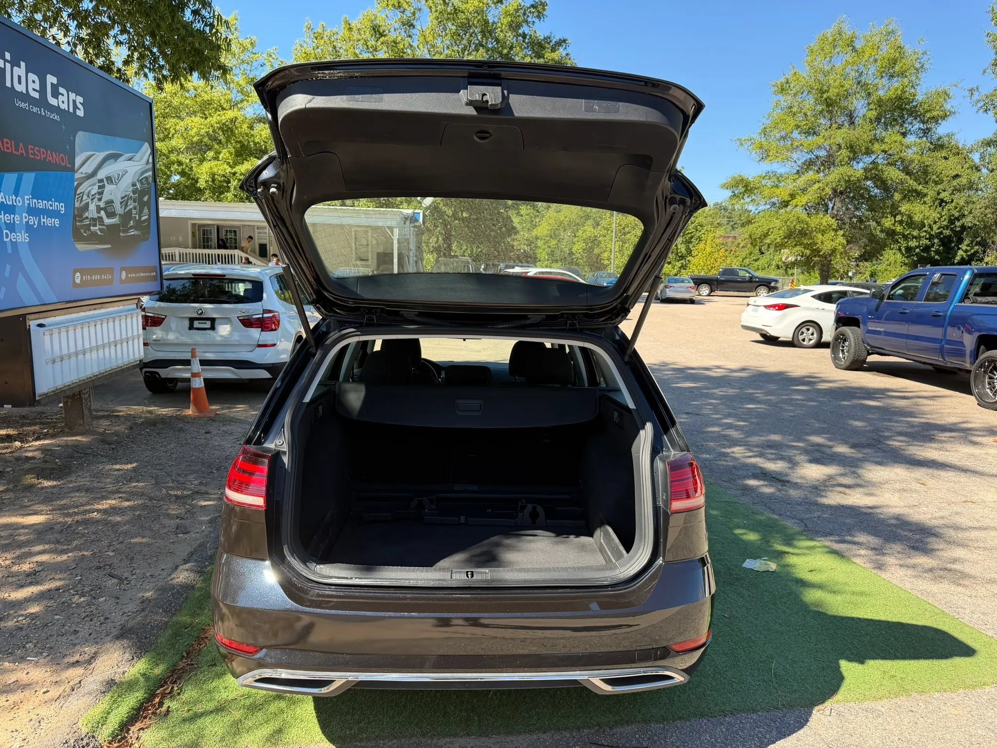 Used 2019 Volkswagen Golf S AWD/4WD image 13