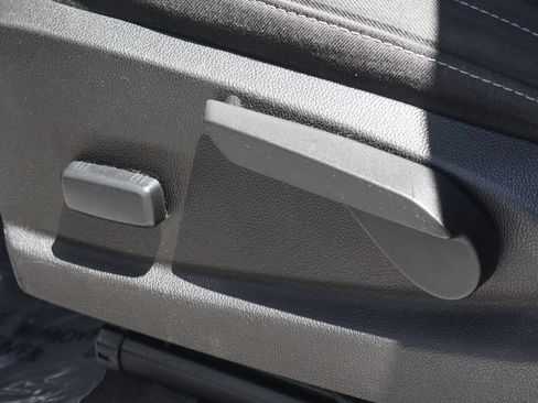 Used 2018 Chevrolet Colorado LT RWD image 22