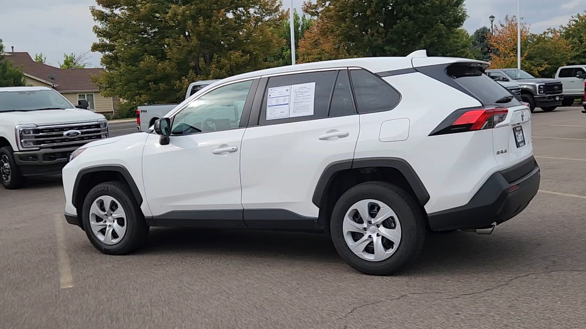 Used 2025 Toyota RAV4 LE AWD/4WD image 23