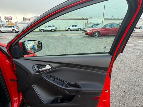 Used 2015 Ford Focus SE image 15