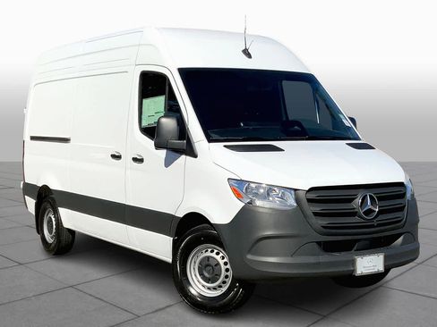 Used 2025 Mercedes-Benz Sprinter 2500 image 2