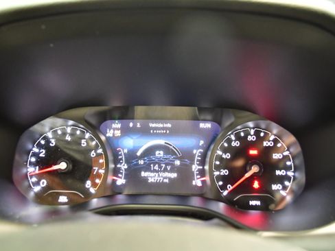 Used 2025 Jeep Compass Trailhawk AWD/4WD image 18
