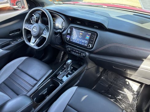 Used 2023 Nissan Kicks SR w/ SR Premium Package FWD image 11