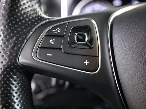 Used 2018 Mercedes-Benz E 300 4MATIC image 13