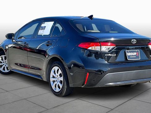 Used 2021 Toyota Corolla LE image 11
