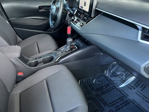 Used 2025 Toyota Corolla LE image 17