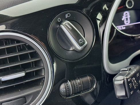 Used 2014 Volkswagen Beetle 2.5 image 15