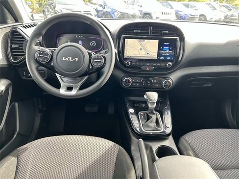Used 2024 Kia Soul S image 16