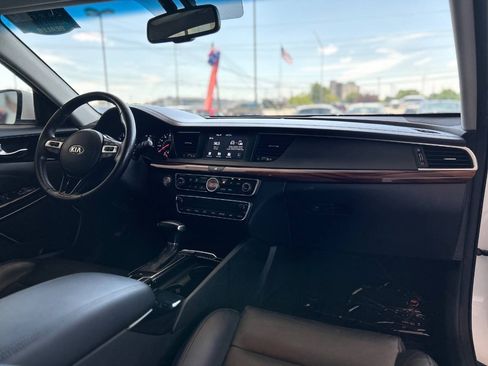 Used 2017 Kia Cadenza Premium FWD image 58