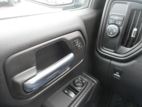 Used 2025 Chevrolet Silverado 1500 W/T image 14