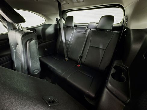Certified 2024 Toyota Highlander Limited image 23