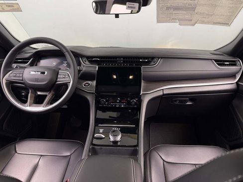 New 2025 Jeep Grand Cherokee Limited w/ Black Appearance Package image 23