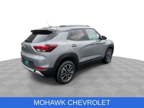 Used 2026 Chevrolet TrailBlazer LT AWD/4WD image 9