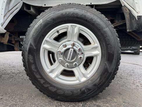 Used 2017 Ford F250 XLT AWD/4WD image 13