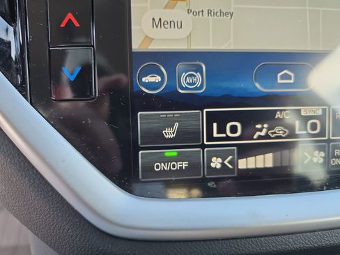 Used 2024 Subaru Ascent Limited w/ Technology Package image 19