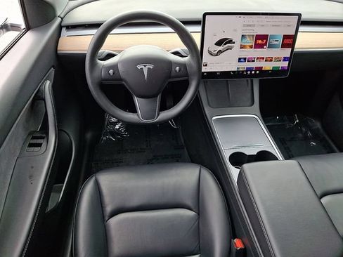 Used 2021 Tesla Model Y Long Range AWD/4WD image 13