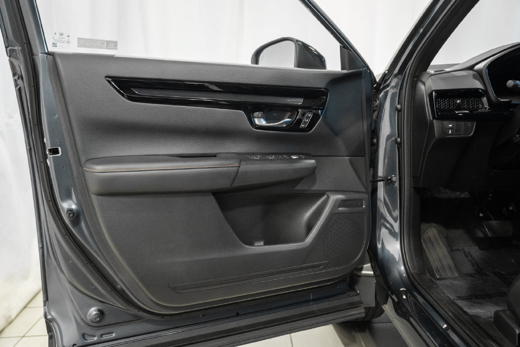 Used 2024 Honda CR-V Sport Touring image 29