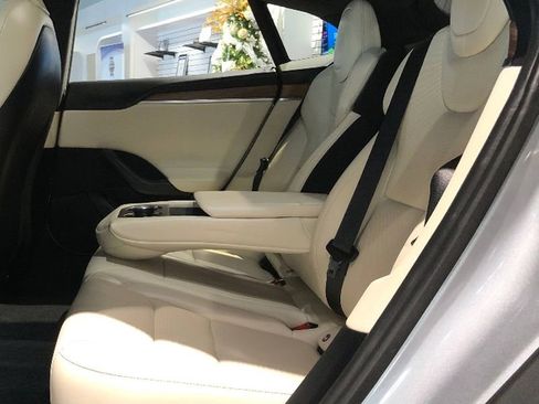 Used 2024 Tesla Model S image 22