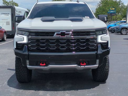 Used 2025 Chevrolet Silverado 1500 ZR2 w/ Technology Package AWD/4WD image 3