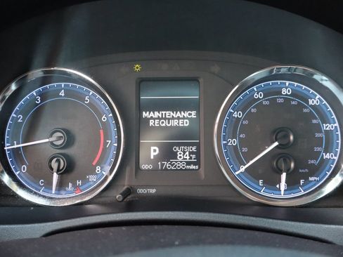 Used 2018 Toyota Corolla LE FWD image 33